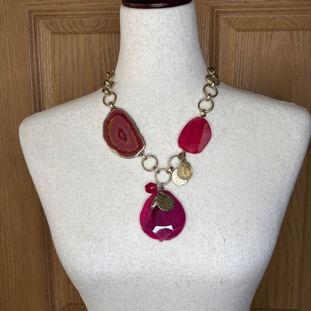 Chico's Pink Geode Slice Statement Necklace‎ Gold Tone Chunky Chain Boho Glam